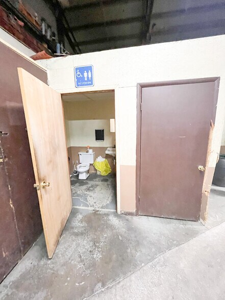 More Photos Of 8630 Storey Rd, Belding Industrial For Sale