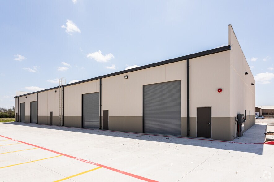 More Photos Of 176 Enterprise Pkwy, Boerne Unknown For Lease