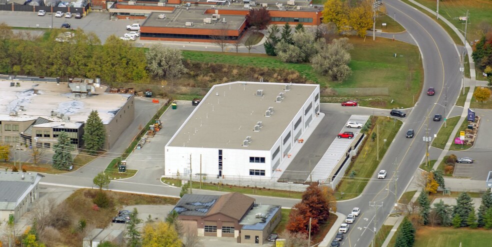 More Photos Of 2 Scanlon Crt, Aurora Distribution For Lease