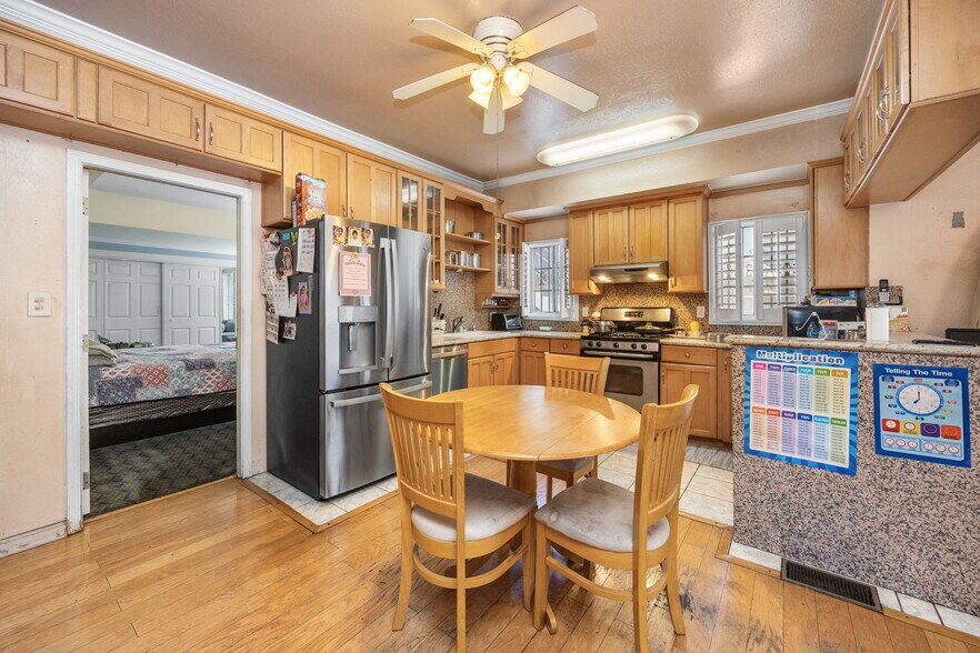 More Photos Of 451 E Vernon Ave, Los Angeles Hotel For Sale