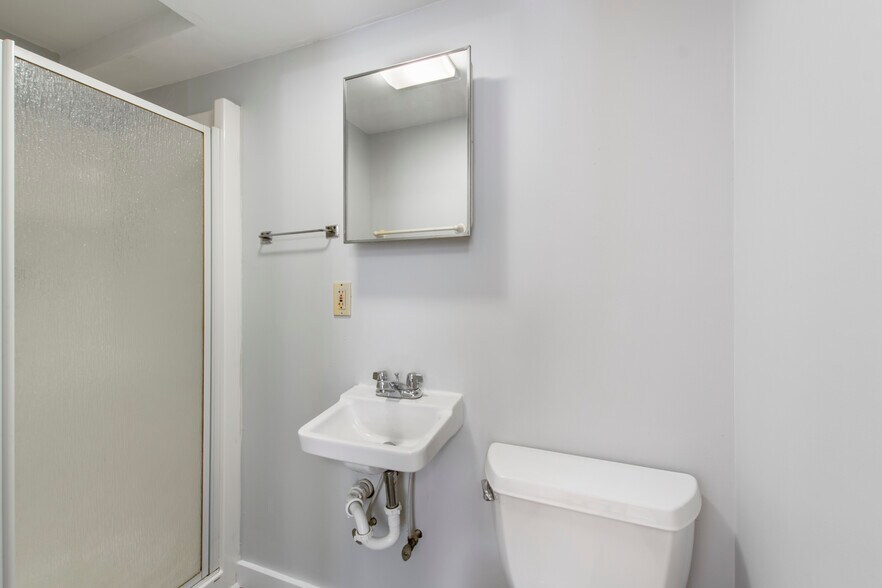 More Photos Of 4 Elm St, Lancaster Apartments For Sale