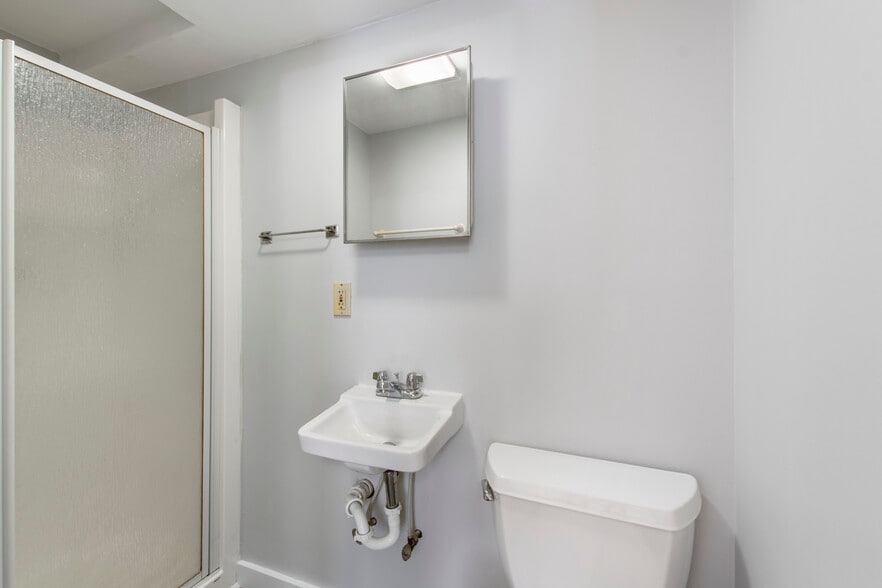 More Photos Of 4 Elm St, Lancaster Apartments For Sale