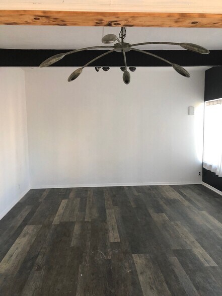 More Photos Of 208 Calle De Los Molinos, San Clemente Showroom For Lease