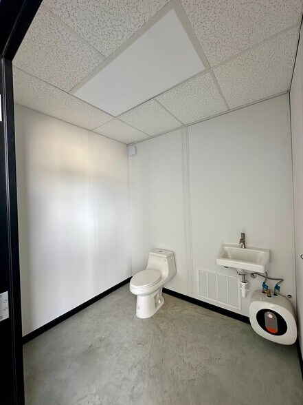 More Photos Of 3225 FM 2001, Buda Unknown For Lease