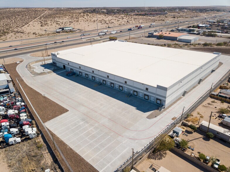 More Photos Of 11750 Gateway Blvd E, Socorro Distribution For Lease