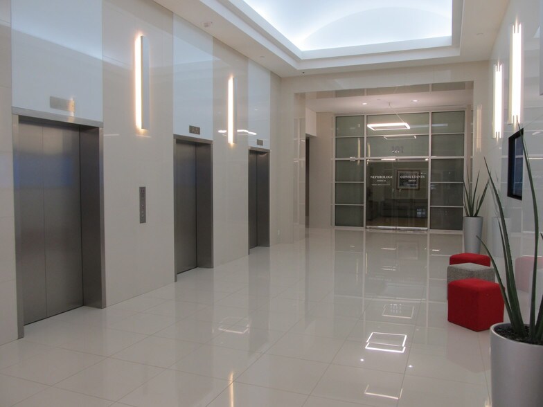 More Photos Of 500 S Main St, Orange Office For Lease