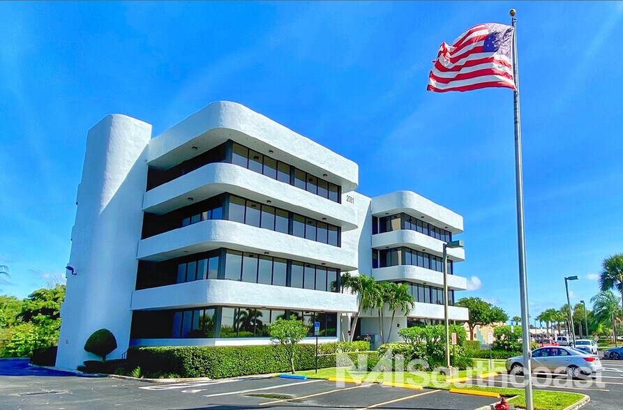 More Photos Of 2081 SE Ocean Blvd, Stuart Office For Sale