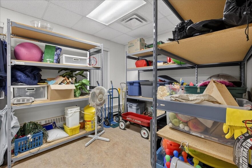 More Photos Of 11831 123 St NW, Edmonton Office For Sale