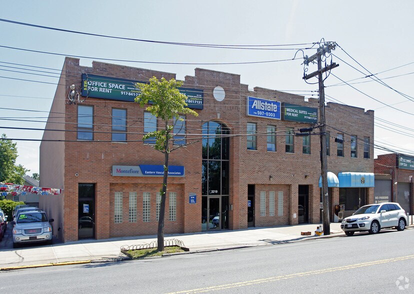 Primary Photo Of 3219-3223 E Tremont Ave, Bronx Medical For Lease