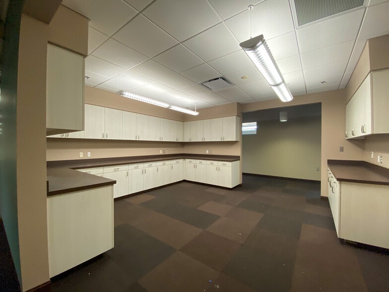 More Photos Of 2140 Oak Industrial Dr NE, Grand Rapids Manufacturing For Lease