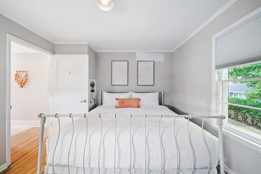 More Photos Of 371 Water St, Excelsior Hospitality For Sale