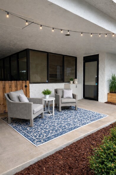 More Photos Of 3131 S Tamiami Trl, Sarasota Loft Creative Space For Lease