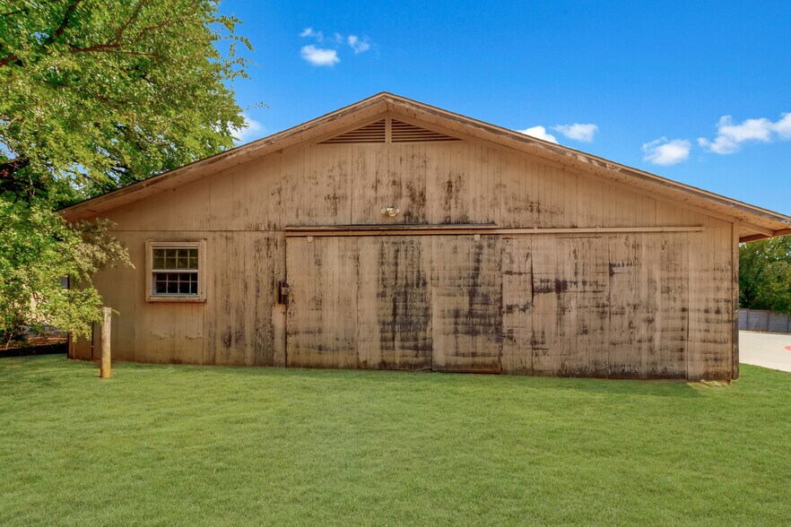 More Photos Of 100 Quest Ct, Keller Office For Sale