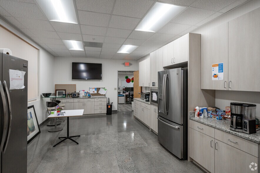 More Photos Of 1124 Bristol St, Costa Mesa Office For Sale