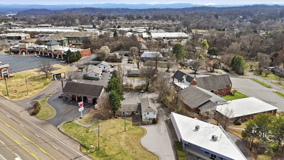 More Photos Of 6712 Kingston Pike, Knoxville Land For Sale
