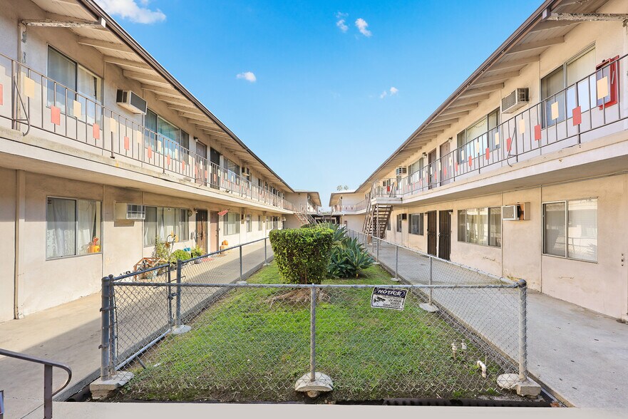 More Photos Of 524 N Poplar Ave, Montebello Apartments For Sale