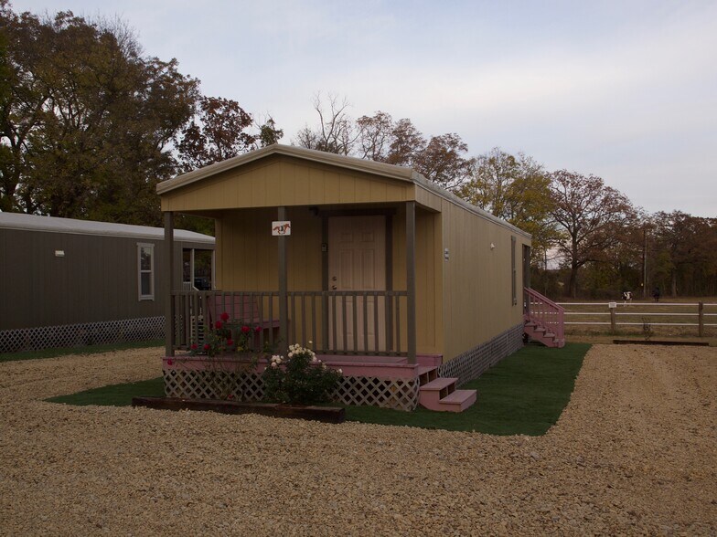 More Photos Of 4250 TX-154, Yantis Hotel For Sale