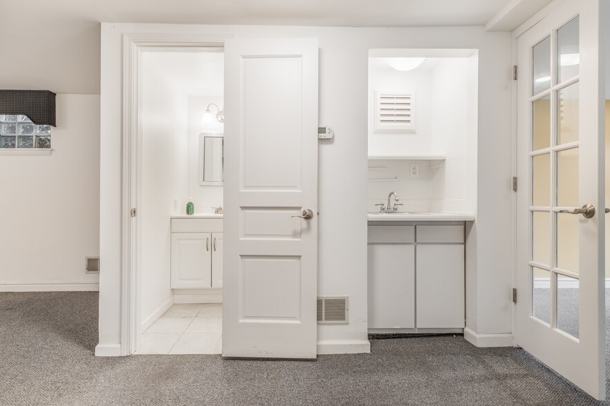 More Photos Of 4204 Ewalt Rd, Gibsonia Medical For Sale