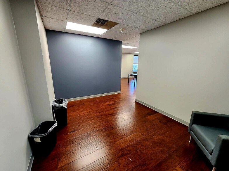 More Photos Of 5050 Poplar Ave, Memphis Office For Lease