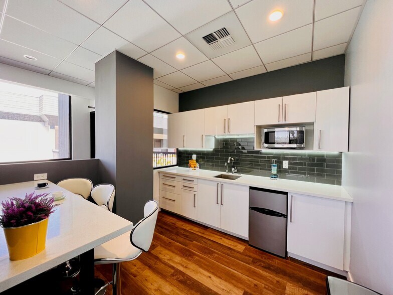 More Photos Of 11965 Venice Blvd, Los Angeles Loft Creative Space For Lease