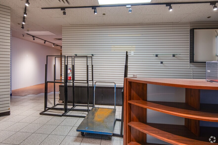 More Photos Of 1601-1715 152 St, Surrey General Retail For Lease