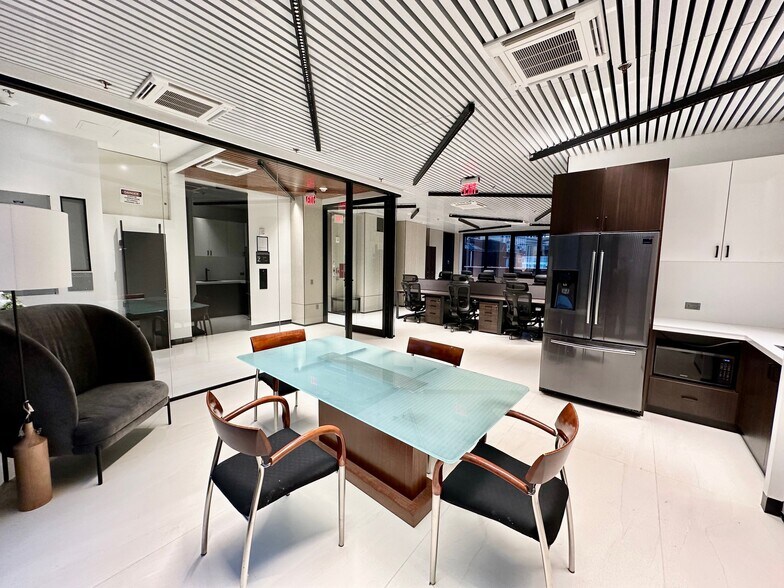 More Photos Of 44 W 37th St, New York Office For Lease