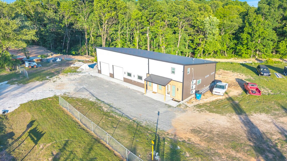 More Photos Of 15427 W Highway 12, Gentry Flex For Sale