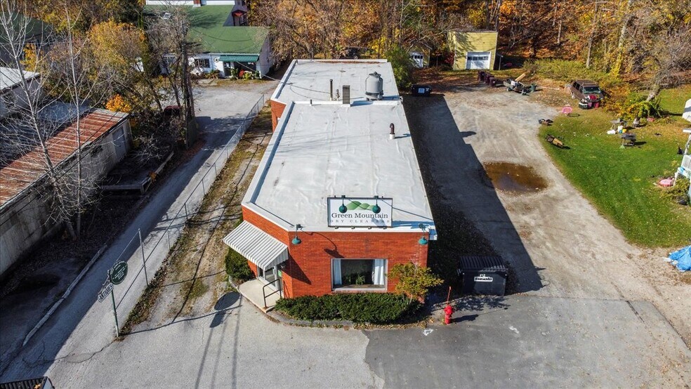 More Photos Of 256 Benmont Ave, Bennington Freestanding For Sale