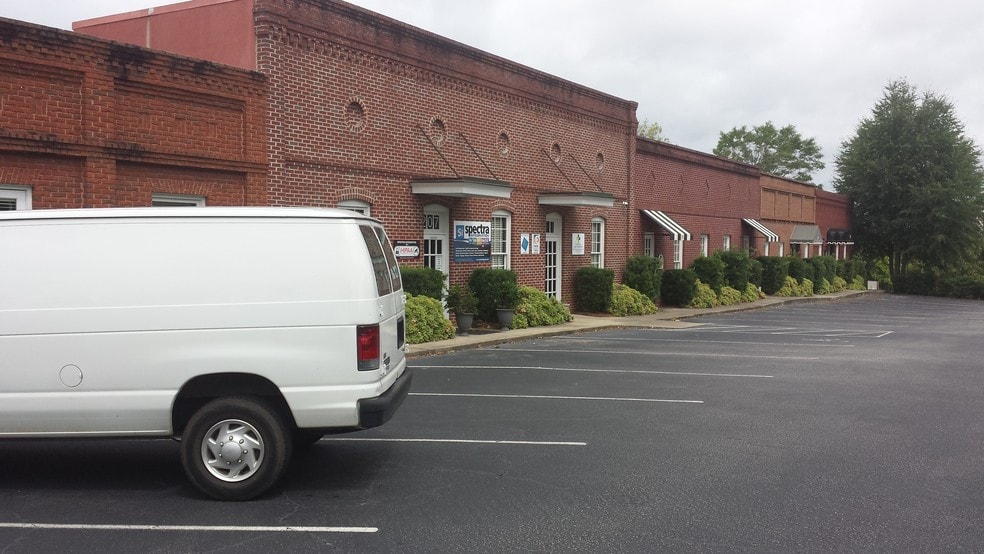 More Photos Of 205-221 Pickens St, Columbia Office For Lease