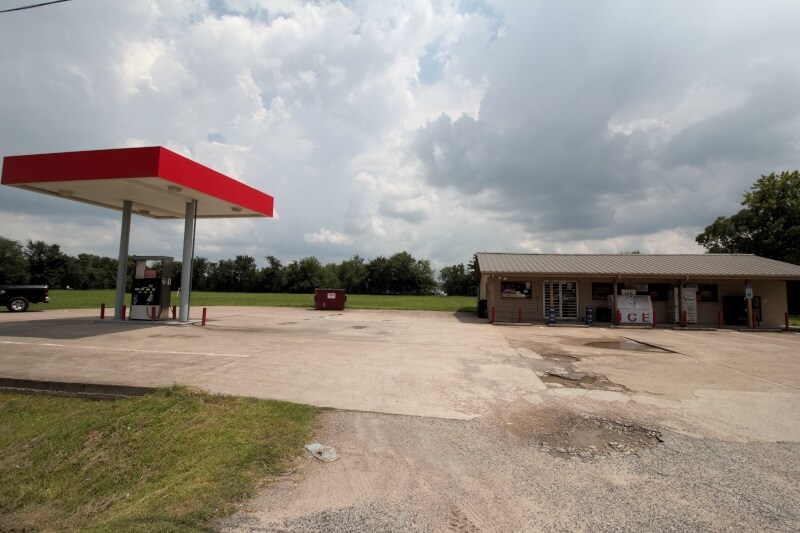 More Photos Of 6202 Brookside Rd, Brookside Village Service Station For Sale