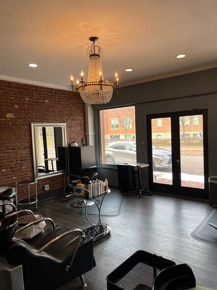 More Photos Of 51 Stewart Ave, Columbus Storefront Retail Office For Lease