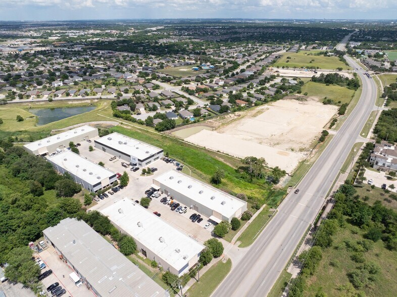 More Photos Of 190 N Bagdad Rd, Leander Unknown For Lease