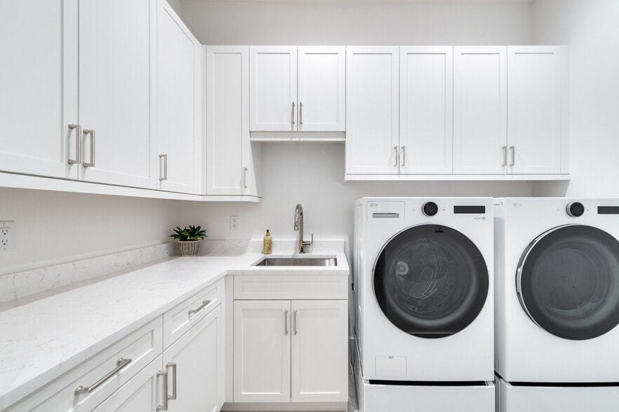 More Photos Of 3233 64th St SW, Naples Apartments For Sale