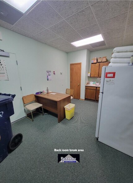 More Photos Of 1206 W Fountain Rd, Webb City Office For Sale