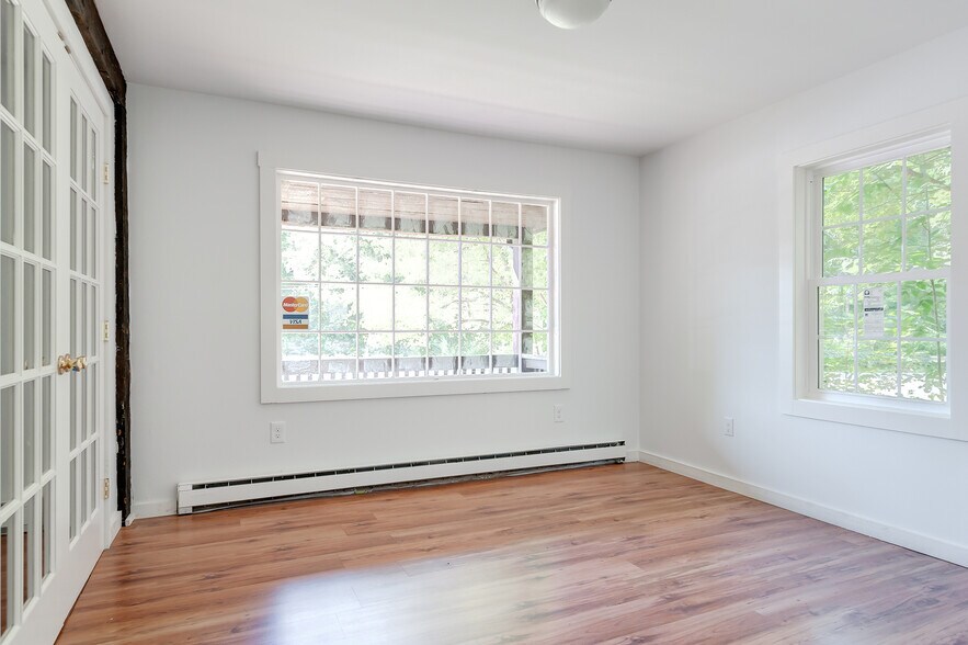 More Photos Of 750 Main St, Boylston Flex For Sale