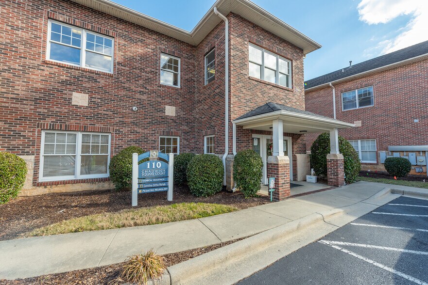 Primary Photo Of 110 Chadwick Square Ct, Hendersonville Medical For Sale