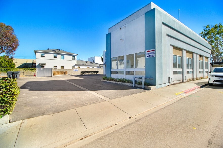 More Photos Of 927 Manhattan Beach Blvd, Manhattan Beach Storefront Retail Office For Sale