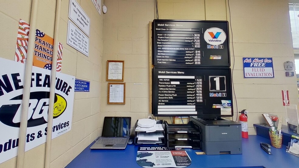 More Photos Of 2708 Trademark Dr, Wilmington Auto Repair For Sale