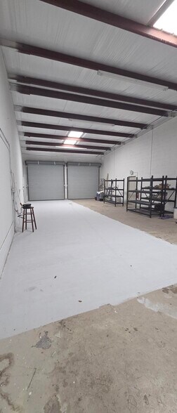 More Photos Of 5751 Houchin St, Naples Warehouse For Lease