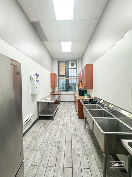 More Photos Of 1908 Wylie Ave, Pittsburgh Office For Lease