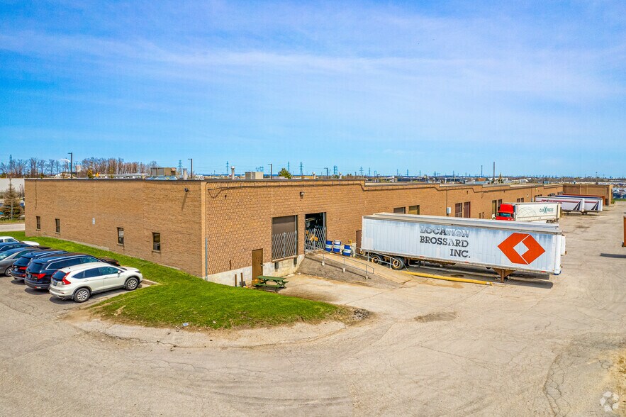 More Photos Of 605 Middlefield Rd, Toronto Warehouse For Lease