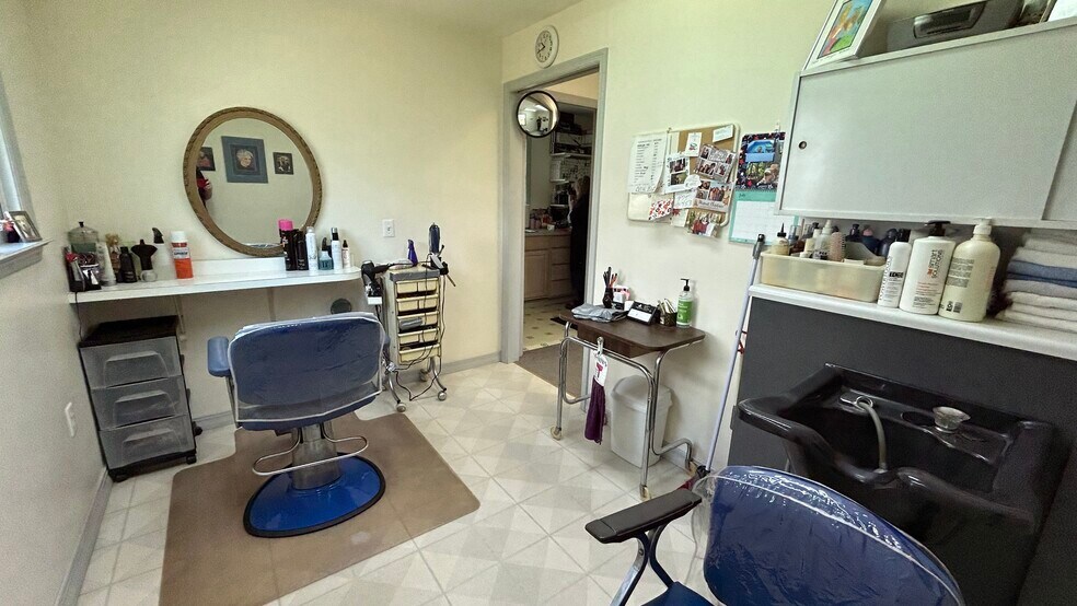 More Photos Of 825 Edgewood Rd, York General Retail For Sale