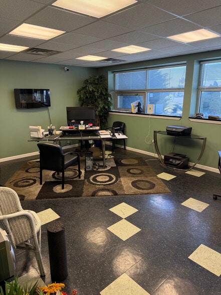 More Photos Of 30744 Groesbeck Hwy, Roseville Manufacturing For Sale