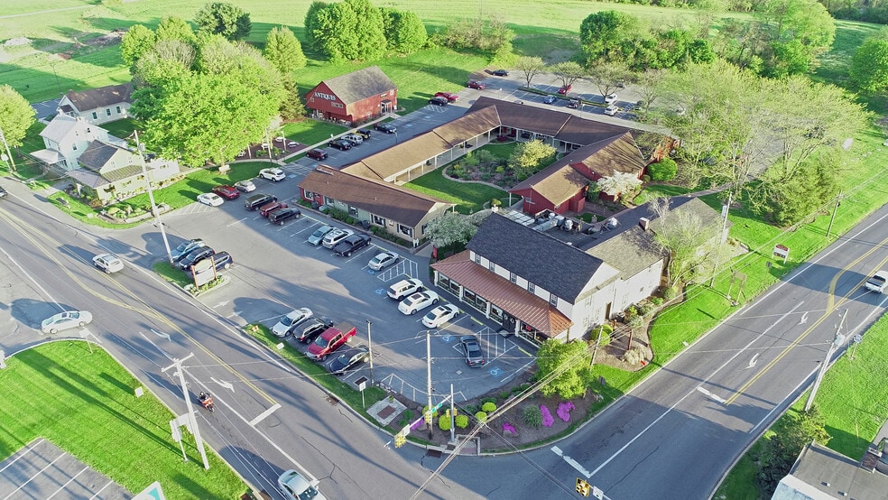 More Photos Of 2 E 28th Division Hwy, Lititz Storefront Retail Office For Lease