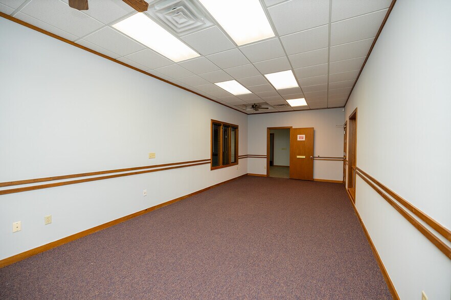 More Photos Of 1020 N Main St, Wichita Medical For Sale