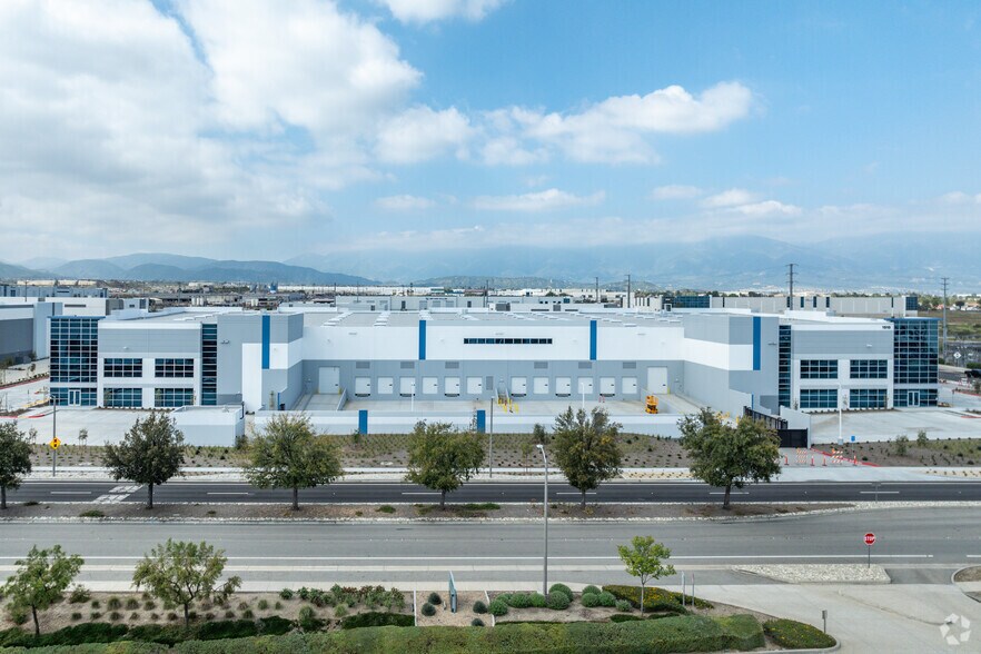 More Photos Of 1910 Renaissance Pky, Rialto Warehouse For Sale