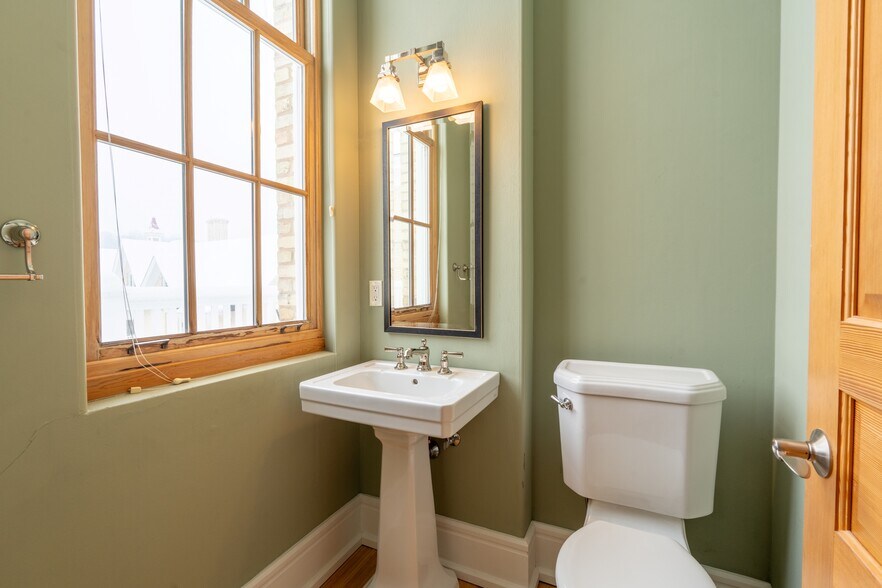 More Photos Of 800 Cottageview Dr, Traverse City Apartments For Sale