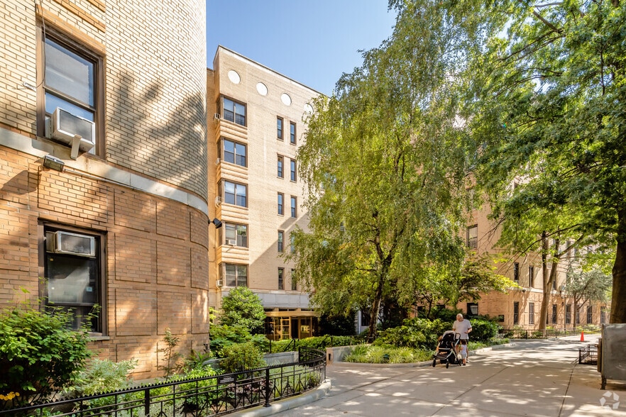 More Photos Of 20 Plaza St E, Brooklyn Apartments For Sale