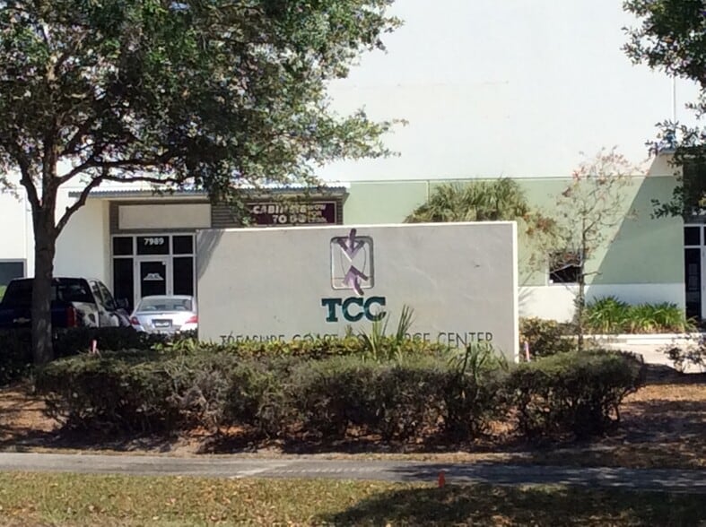 More Photos Of 7995 SW Jack James Dr, Stuart Showroom For Lease