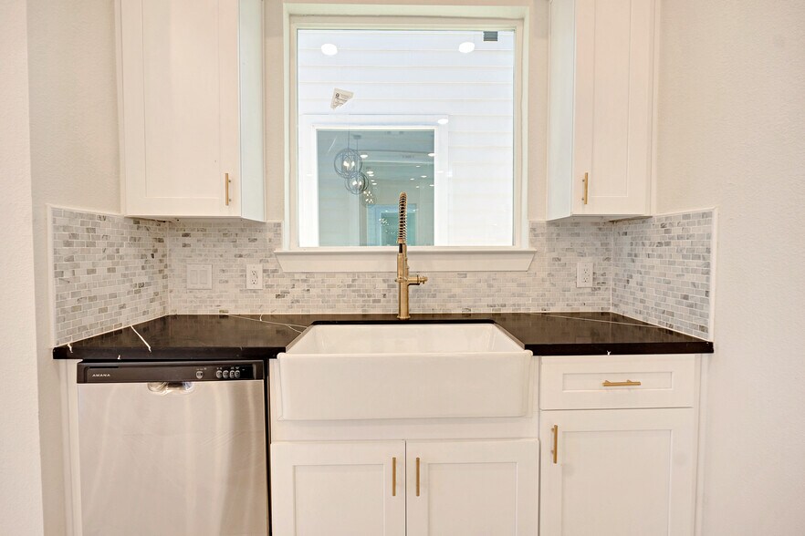 More Photos Of , Houston Multifamily For Sale